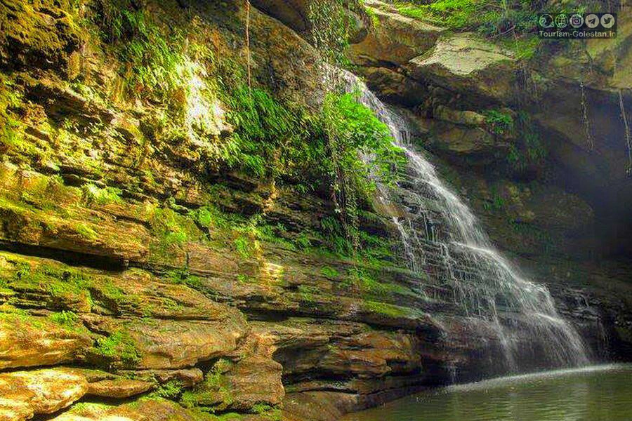 آبشار ساسنگ،نمایش نرمی آب در دل سنگ ها!