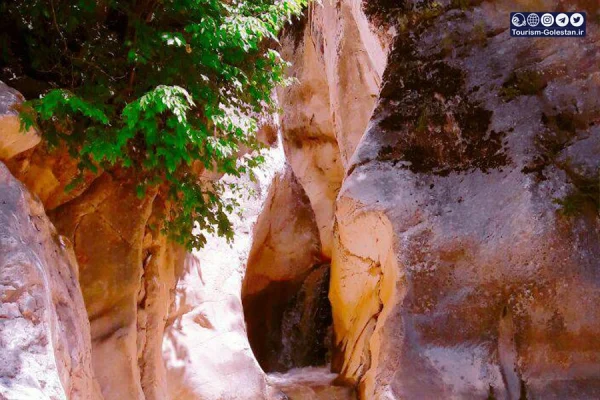 غار حمام خدایی
