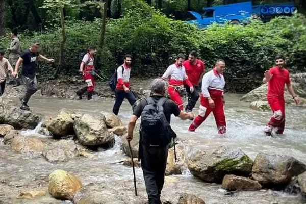 ۴ جوان گم‌شده در باران کوه پیدا شدند